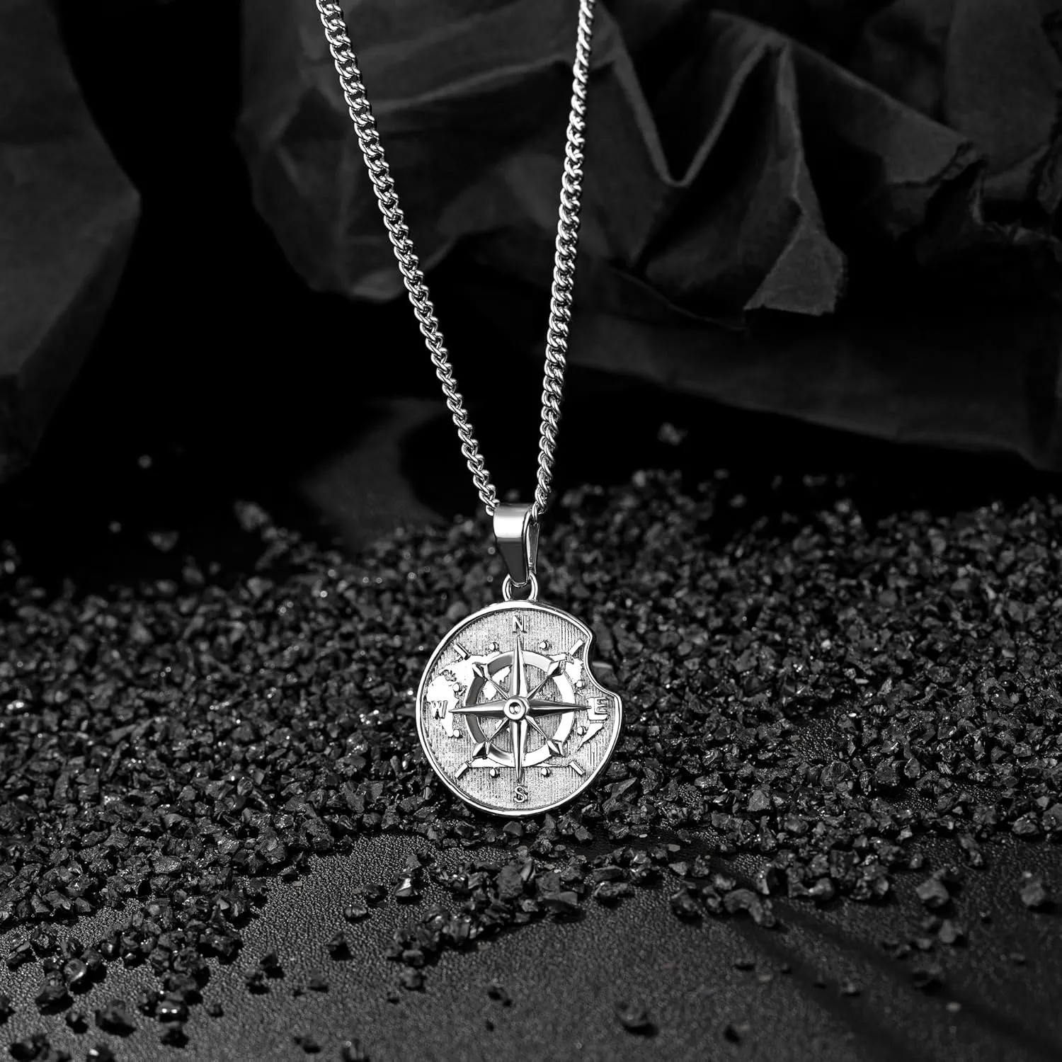 murtoo Compass Necklace for Men and Women, Gold Silver Vintage Stainless Steel Chains Necklace with Compass Pendant Unique Gifts for Men